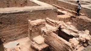 Keezhadi Excavations (Tamil Nadu): What the 2024–25 Season Reveals About Early Tamil Urbanism