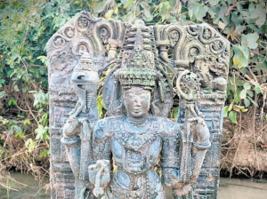 Kakatiya-Era Vishnu Idol Discovered in Bhupalpally, Telangana